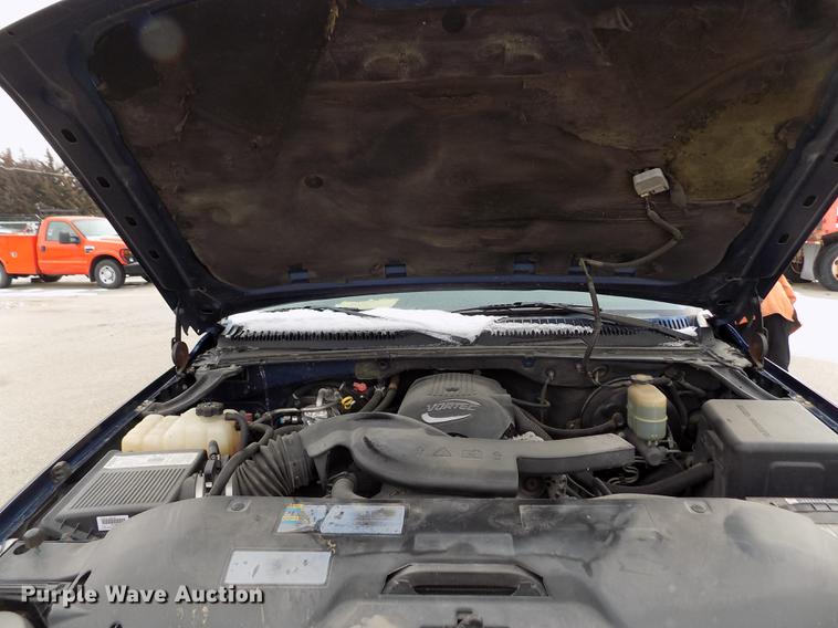 image for item DB4917 2002 Chevrolet Suburban 1500 SUV