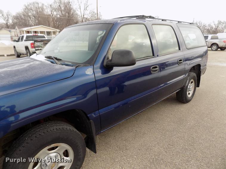 image for item DB4917 2002 Chevrolet Suburban 1500 SUV