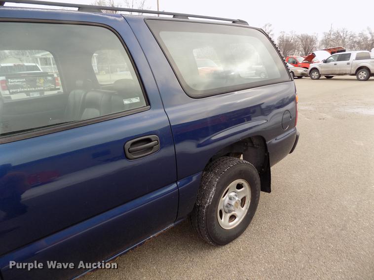 image for item DB4917 2002 Chevrolet Suburban 1500 SUV