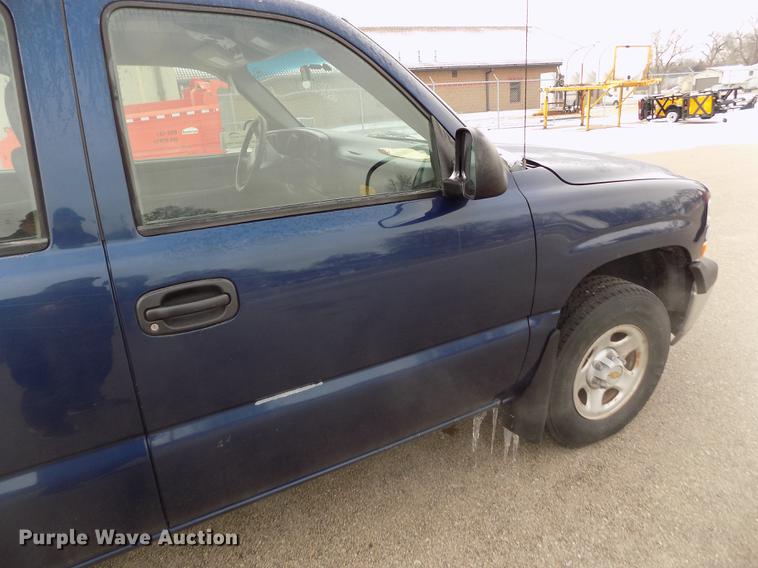 image for item DB4917 2002 Chevrolet Suburban 1500 SUV