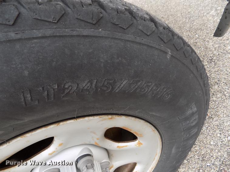 image for item DB4917 2002 Chevrolet Suburban 1500 SUV