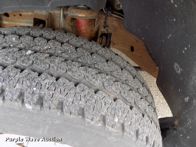 image for item DB4917 2002 Chevrolet Suburban 1500 SUV