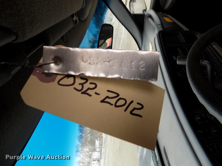 image for item DB4917 2002 Chevrolet Suburban 1500 SUV