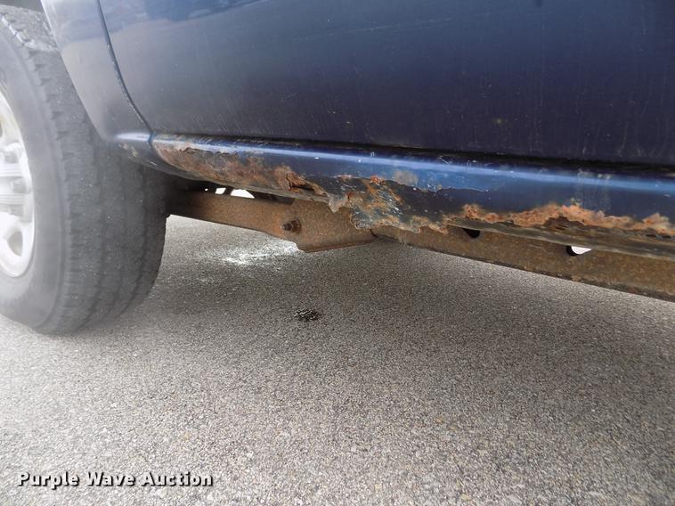 image for item DB4917 2002 Chevrolet Suburban 1500 SUV