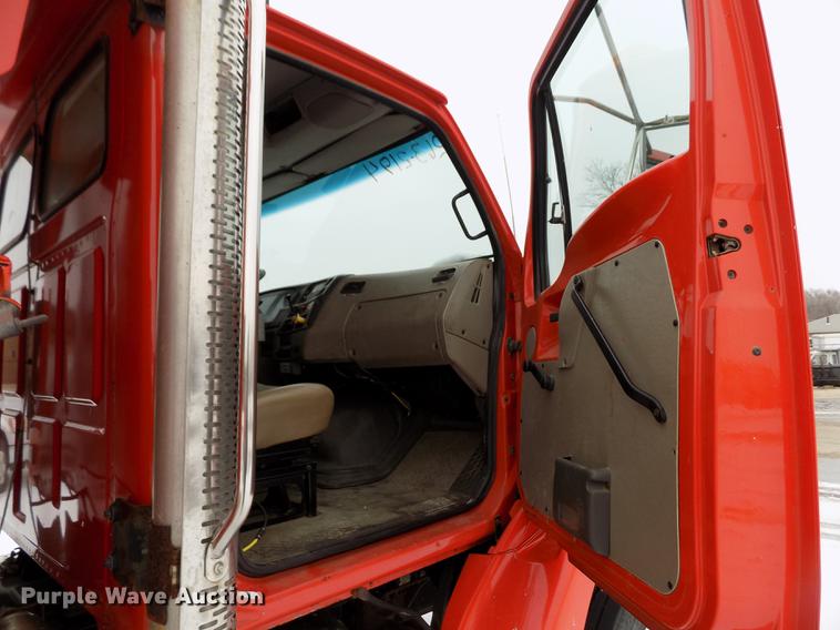 image for item DB4921 2006 Sterling LT7501 dump truck