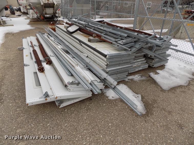 image for item DB4923 (8) garage doors