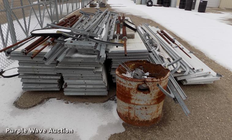 image for item DB4923 (8) garage doors