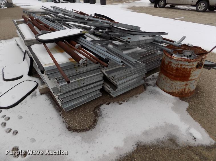 image for item DB4923 (8) garage doors