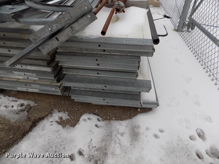 image for item DB4923 (8) garage doors