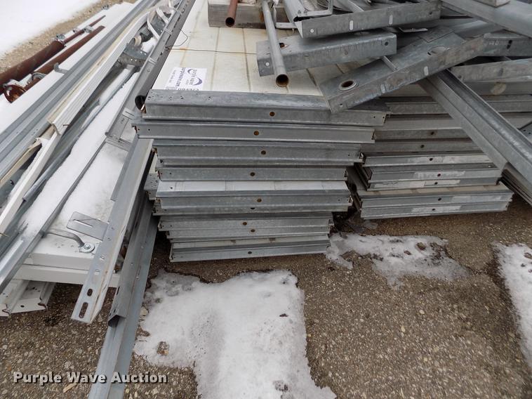 image for item DB4923 (8) garage doors