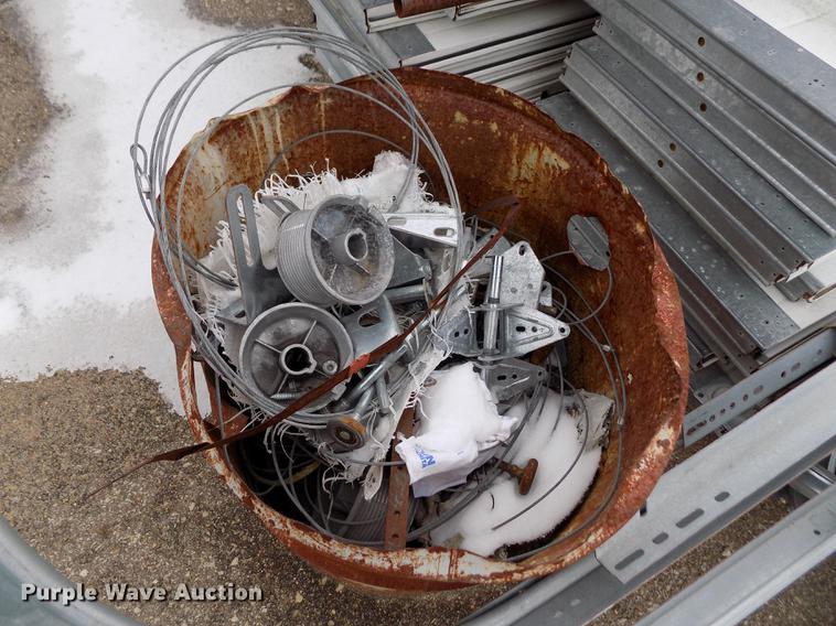 image for item DB4923 (8) garage doors