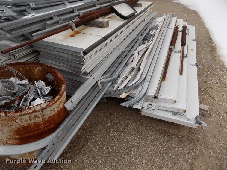 image for item DB4923 (8) garage doors