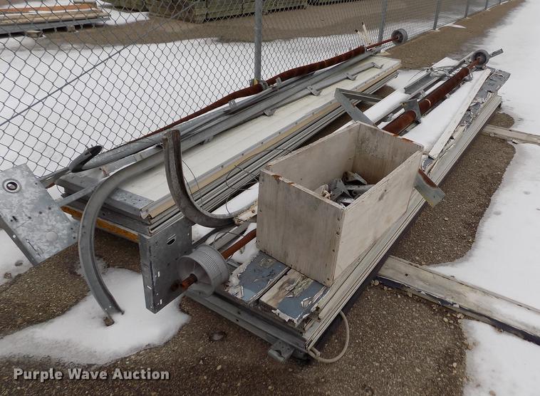 image for item DB4923 (8) garage doors