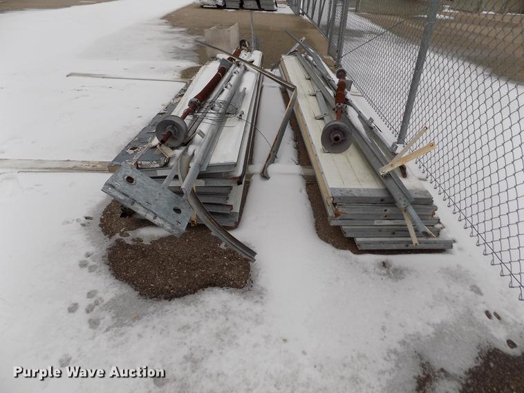 image for item DB4923 (8) garage doors