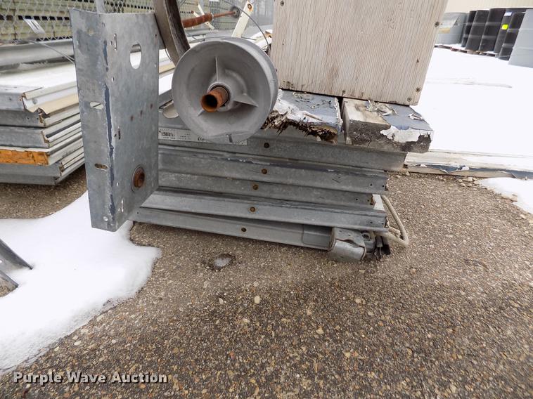 image for item DB4923 (8) garage doors