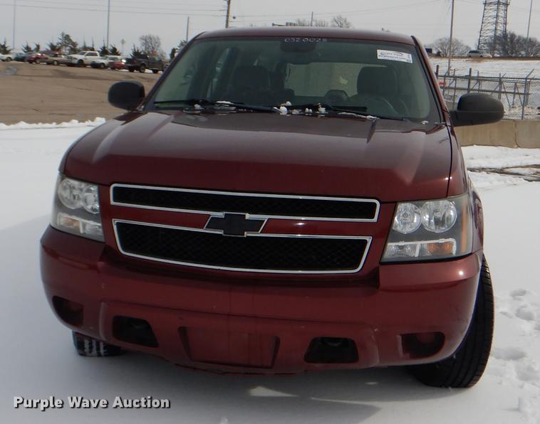 image for item DE0100 2008 Chevrolet Suburban 1500 SUV