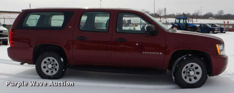 image for item DE0100 2008 Chevrolet Suburban 1500 SUV