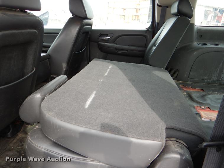 image for item DE0100 2008 Chevrolet Suburban 1500 SUV