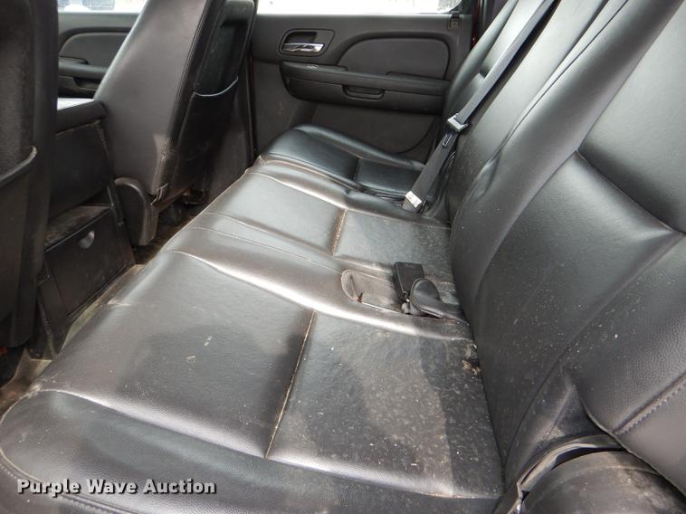 image for item DE0100 2008 Chevrolet Suburban 1500 SUV