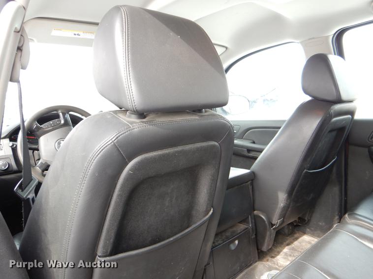 image for item DE0100 2008 Chevrolet Suburban 1500 SUV