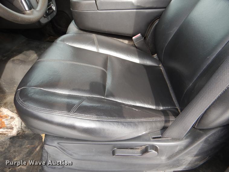 image for item DE0100 2008 Chevrolet Suburban 1500 SUV