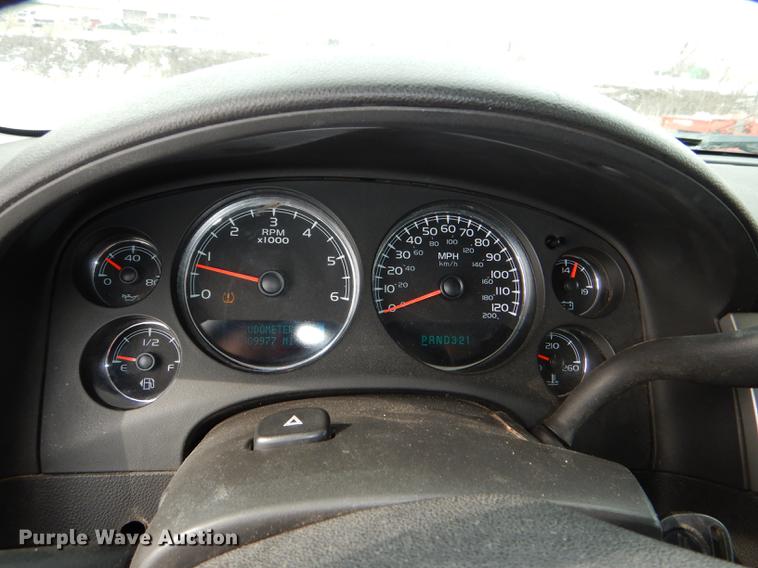 image for item DE0100 2008 Chevrolet Suburban 1500 SUV