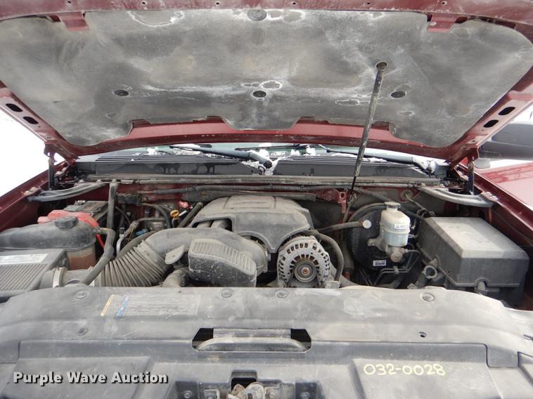 image for item DE0100 2008 Chevrolet Suburban 1500 SUV