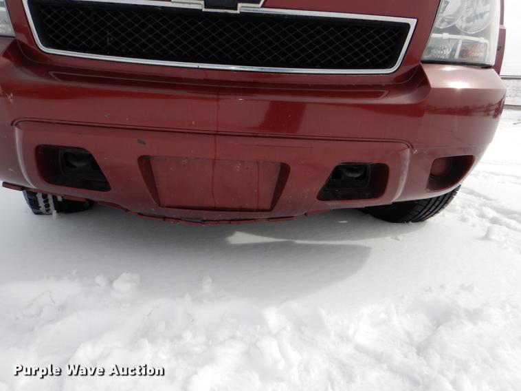 image for item DE0100 2008 Chevrolet Suburban 1500 SUV