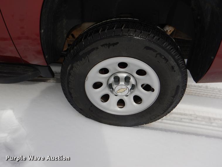 image for item DE0100 2008 Chevrolet Suburban 1500 SUV