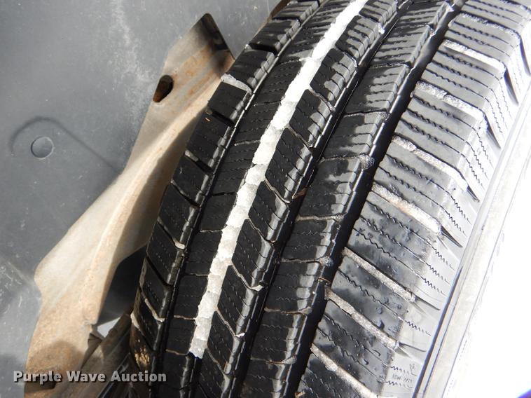 image for item DE0100 2008 Chevrolet Suburban 1500 SUV