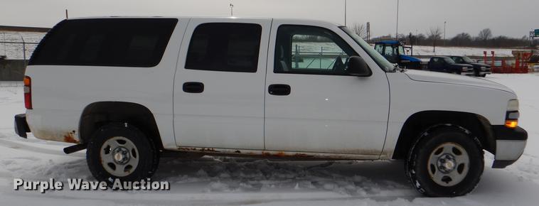 image for item DE0101 2001 Chevrolet Suburban C1500 SUV
