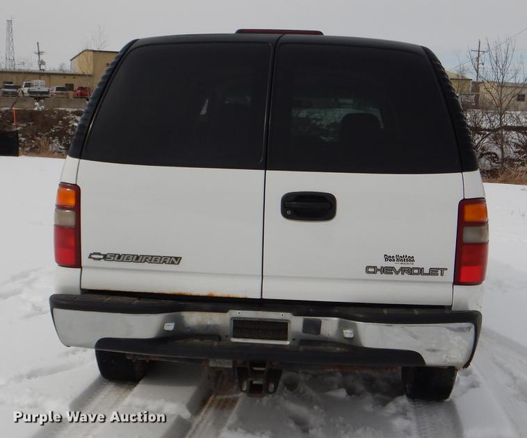 image for item DE0101 2001 Chevrolet Suburban C1500 SUV