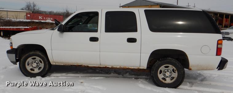 image for item DE0101 2001 Chevrolet Suburban C1500 SUV