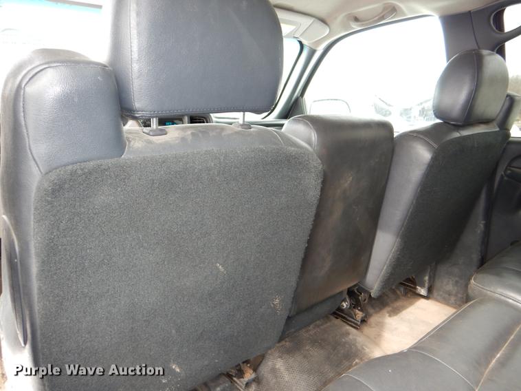 image for item DE0101 2001 Chevrolet Suburban C1500 SUV