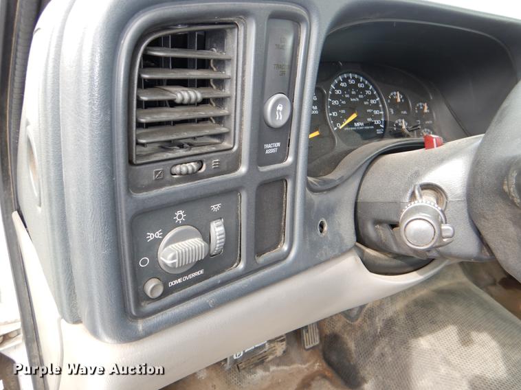 image for item DE0101 2001 Chevrolet Suburban C1500 SUV