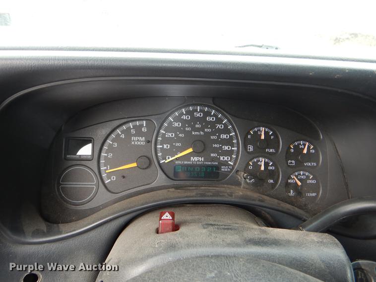 image for item DE0101 2001 Chevrolet Suburban C1500 SUV