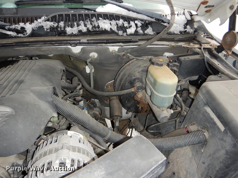 image for item DE0101 2001 Chevrolet Suburban C1500 SUV