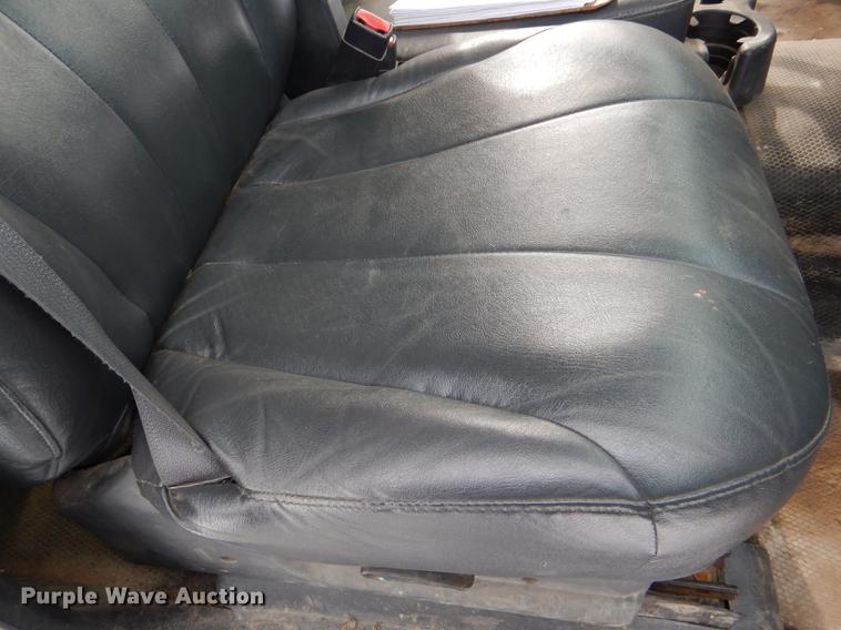 image for item DE0101 2001 Chevrolet Suburban C1500 SUV