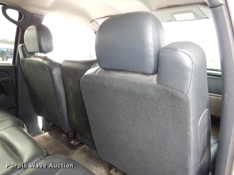 image for item DE0101 2001 Chevrolet Suburban C1500 SUV