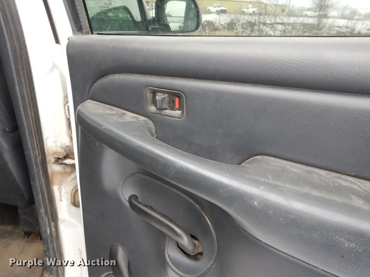 image for item DE0101 2001 Chevrolet Suburban C1500 SUV