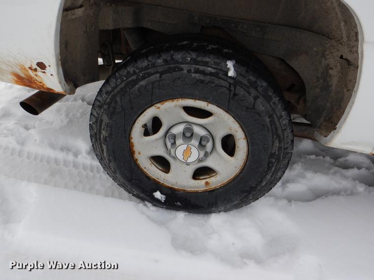 image for item DE0101 2001 Chevrolet Suburban C1500 SUV