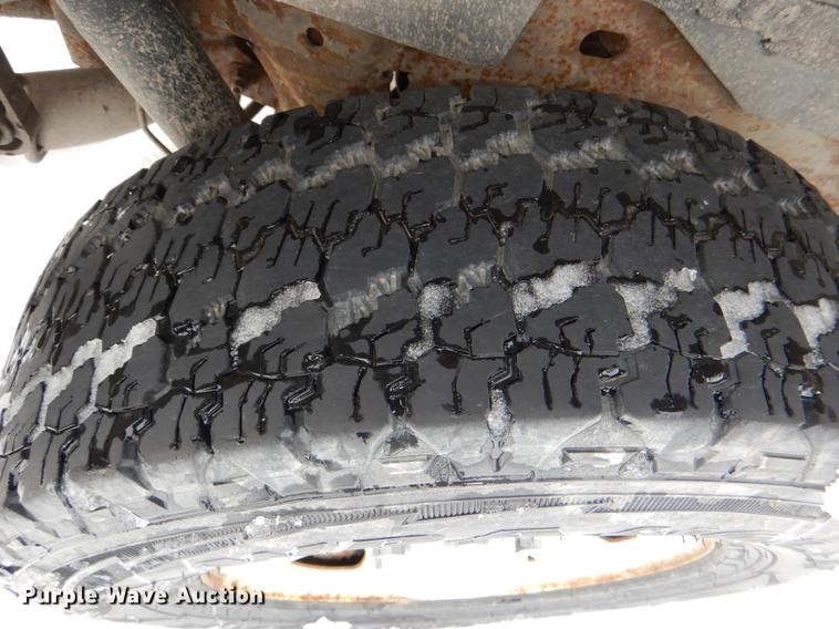 image for item DE0101 2001 Chevrolet Suburban C1500 SUV