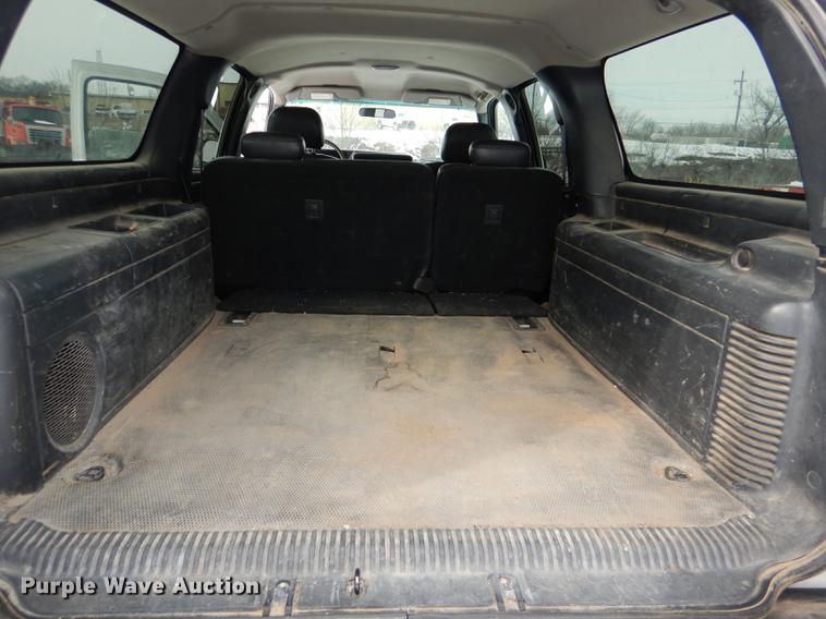 image for item DE0101 2001 Chevrolet Suburban C1500 SUV