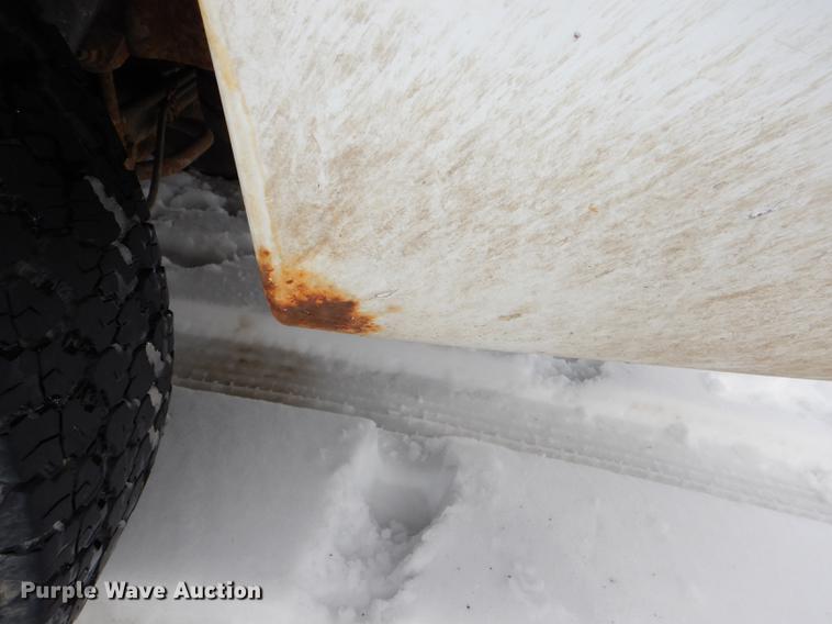 image for item DE0101 2001 Chevrolet Suburban C1500 SUV