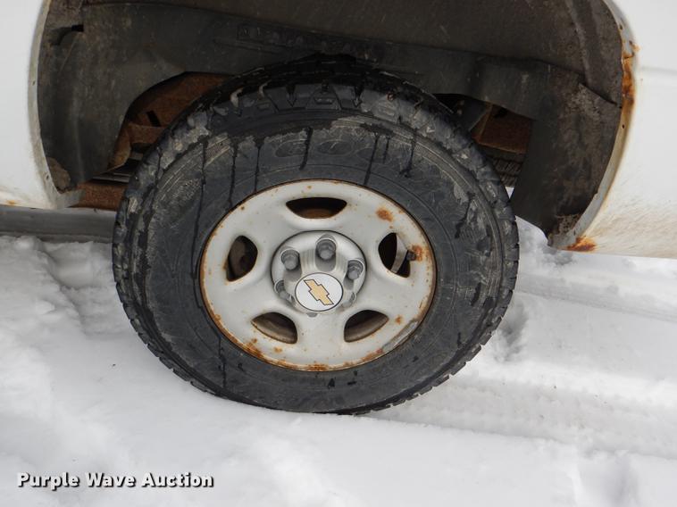 image for item DE0101 2001 Chevrolet Suburban C1500 SUV