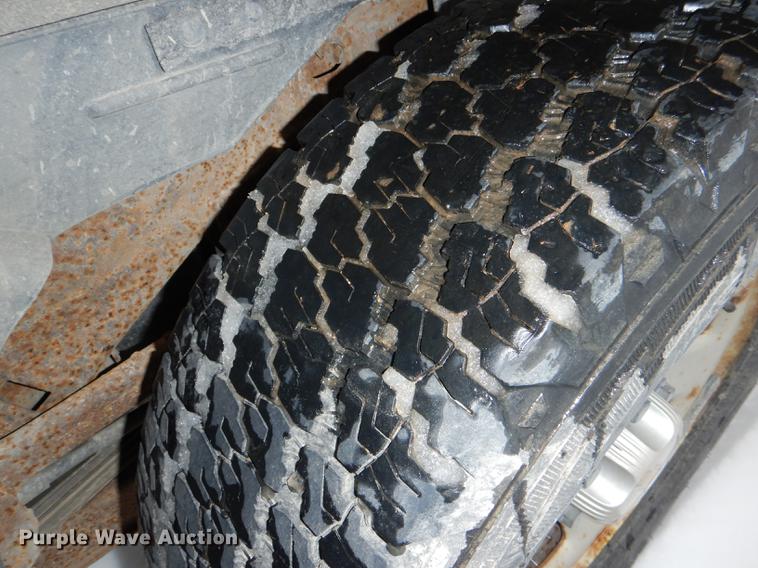 image for item DE0101 2001 Chevrolet Suburban C1500 SUV