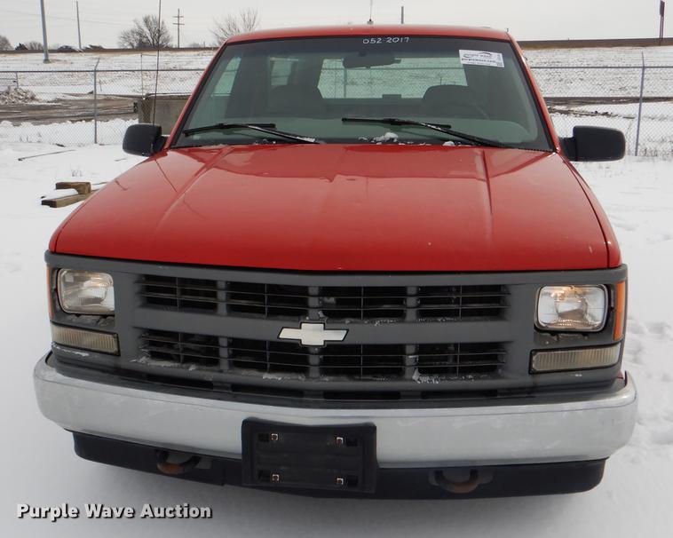 image for item DE0102 1997 Chevrolet C1500 pickup truck