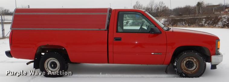image for item DE0102 1997 Chevrolet C1500 pickup truck