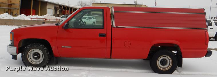 image for item DE0102 1997 Chevrolet C1500 pickup truck