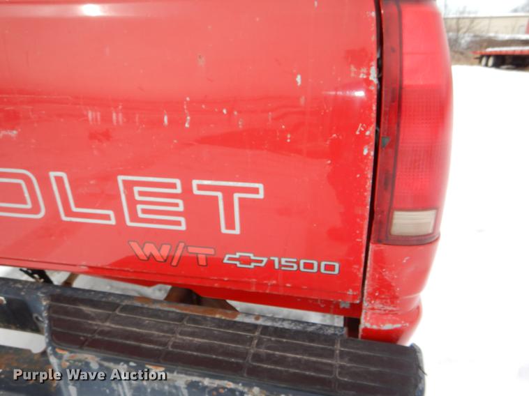 image for item DE0102 1997 Chevrolet C1500 pickup truck